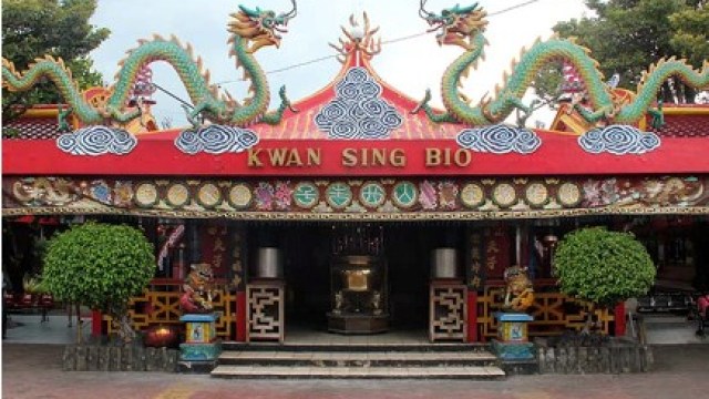 Kelenteng Kwan Sing Bio | Ari Susanti